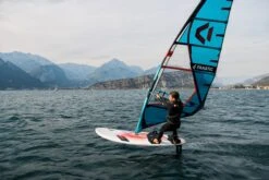 FANATIC Windsurf Board Gecko Foil HRS 2023 - 135 -Surfausrüstungs Geschäft chiarasocin geckofoilhrs23 dukehd23 by sicrowtherfanatic duotone lakegarda d6i1545
