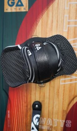 GAASTRA GA Kite Board Set Watts 2024 - 135x40 (Set) -Surfausrüstungs Geschäft gk2023 ga watts 1